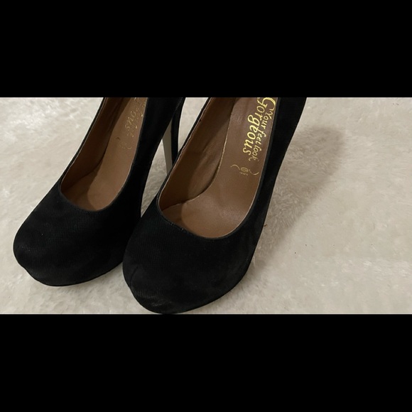 Heel Shoes - Picture 3 of 6